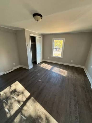 Main picture of 324 E Pine St