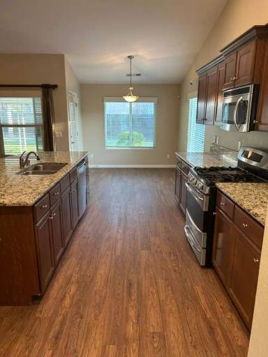 Main picture of 1748 W Hopkins Dr