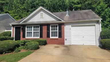 Main picture of 203 Oak Grove Way