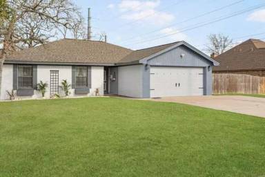 Main picture of 8205 Raintree Dr