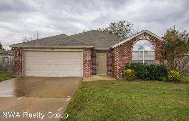 Main picture of 220 Poplar Rd