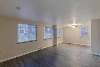 Main picture of 4321 Coleridge St