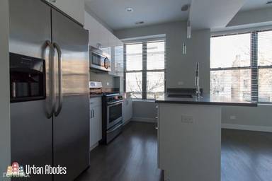 Main picture of 2153 W Division St