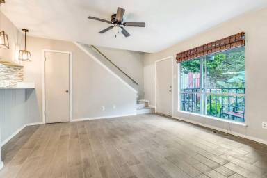 Main picture of 2627 Douglas Ave