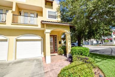 Main picture of 2124 University Dr