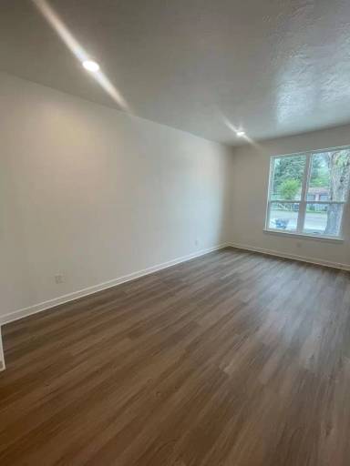 Main picture of 1612 W 5th St