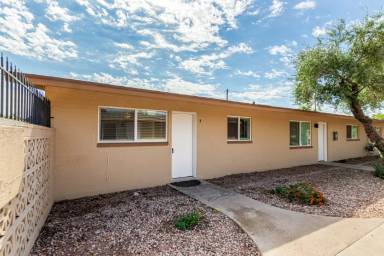 Main picture of Camelback Court