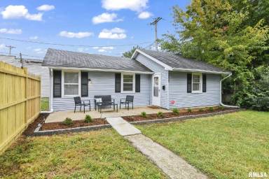 Main picture of 1702 S College St