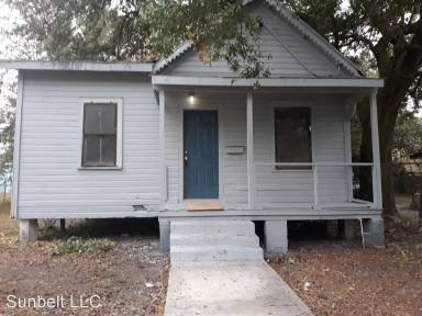 Main picture of 1104 W 24th St