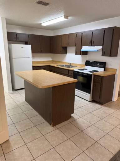 Main picture of 1583A Sunset Ln