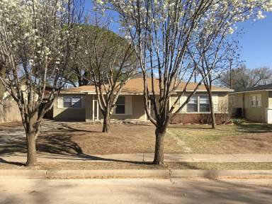 Main picture of 4204 41st St