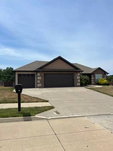 Main picture of 5609 Abercorn Dr