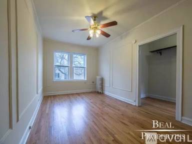 Main picture of 2827 N Burling Apartments