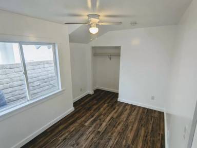 Main picture of 18649 Vincennes St