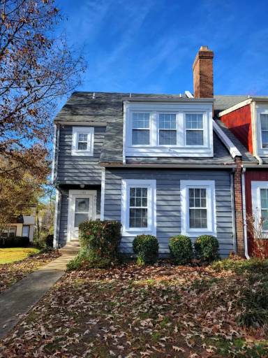 Main picture of 800 Roehampton Ct