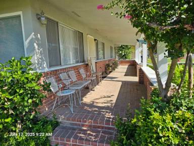 Main picture of 705 N G St