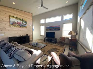 Main picture of 55 Flat Car Ct