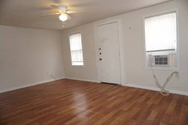 Main picture of 115 N Las Moras St