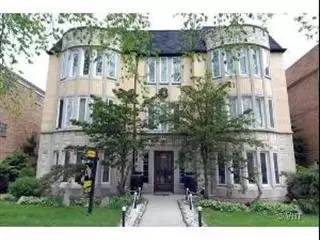 Main picture of 6664 W Devon Ave