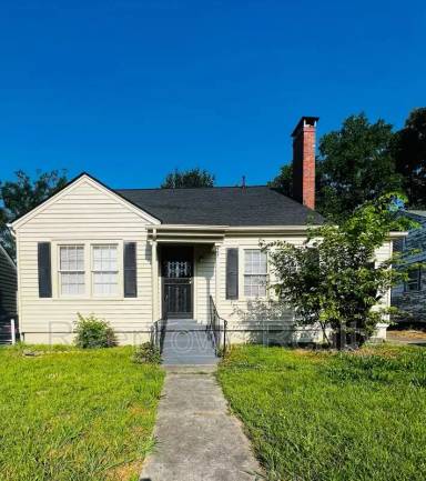 Main picture of 907 Birch St