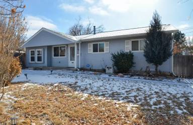 Main picture of 3433 E La Salle St
