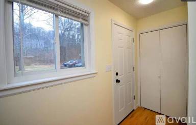 Main picture of 1700 Farmington Ave