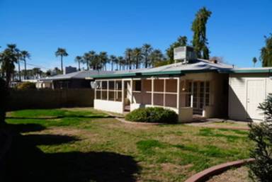 Main picture of 4413 E Roma Ave
