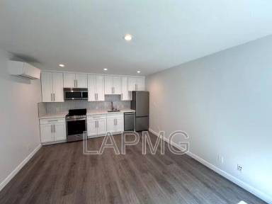 Main picture of 3666 Watseka Ave