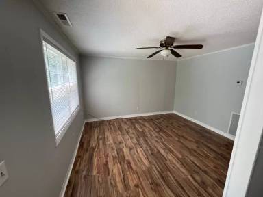 Main picture of 147 Woodland Dr