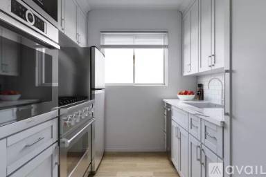 Main picture of 220 S Gale Dr