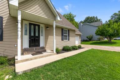 Main picture of 2210 Whitney Jean Dr