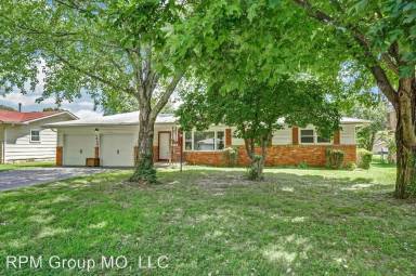 Main picture of 1650 S Saint Charles Ave