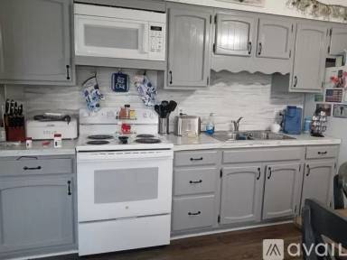 Main picture of 204 E 5th St