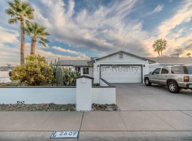 Main picture of 2609 E Aster Dr