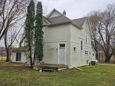 Main picture of 107 Hawley St N