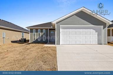 Main picture of 400 Honeybee Ave