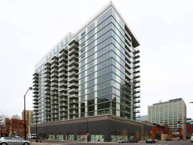 Main picture of 111 N Desplaines St