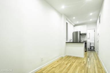 Main picture of 312 E 91st St