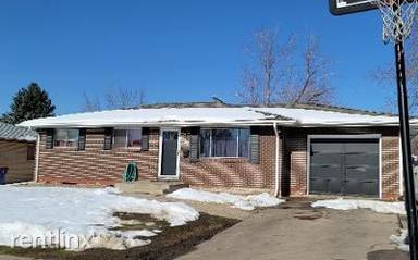 Main picture of 8651 Quigley St