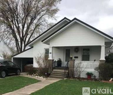 Main picture of 421 S Willard St