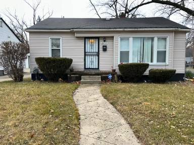 Main picture of 18717 Biltmore St