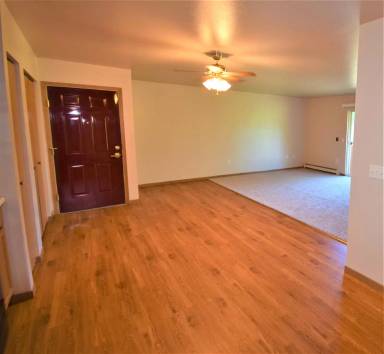 Main picture of 201 Robbins St