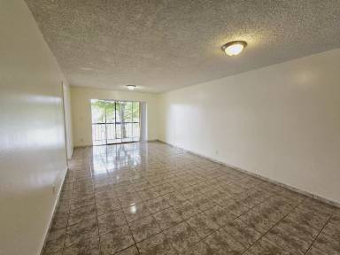 Main picture of 8060 Colony Cir N