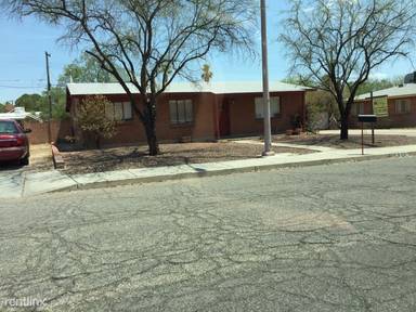 Main picture of 542 E Flores St