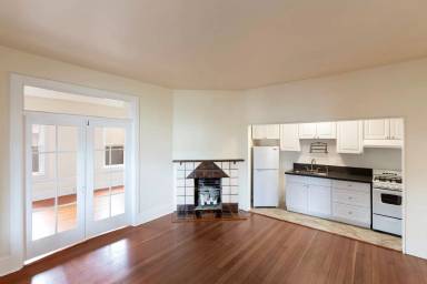 Main picture of 227 E Figueroa St