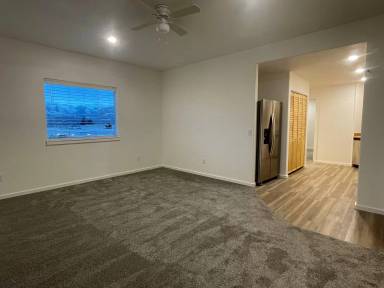 Main picture of 390 Pace Dr