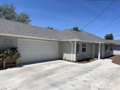 Main picture of 1245 5th Ave E
