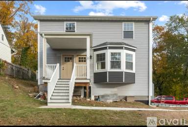 Main picture of 1285 Townsend Ave