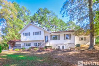 Main picture of 225 Willow Lake Ln