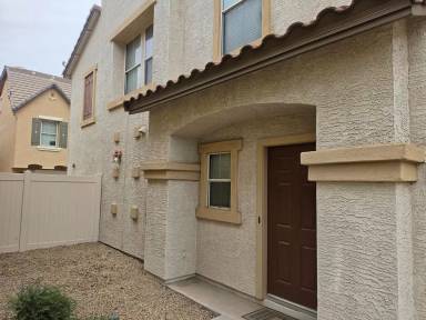 Main picture of 907 W Wendy Way